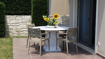 Niovi Boutique Apartments