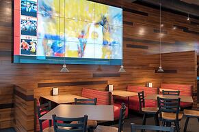 Courtyard by Marriott Holland Downtown