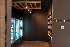 Courtyard by Marriott Holland Downtown