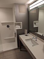 Courtyard by Marriott Holland Downtown