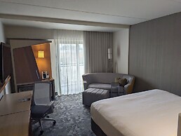 Courtyard by Marriott Holland Downtown