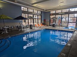 Courtyard by Marriott Holland Downtown