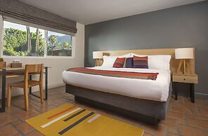 Santiago Resort - Palm Springs Premier Gay Men’s Resort