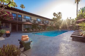 Santiago Resort - Palm Springs Premier Gay Men’s Resort