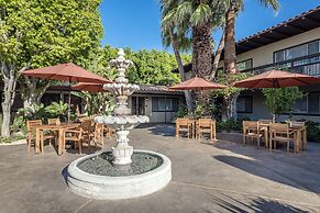 Santiago Resort - Palm Springs Premier Gay Men’s Resort