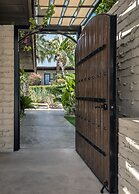 Santiago Resort - Palm Springs Premier Gay Men’s Resort