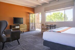 Santiago Resort - Palm Springs Premier Gay Men’s Resort