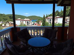 Edem Studios & Apartments