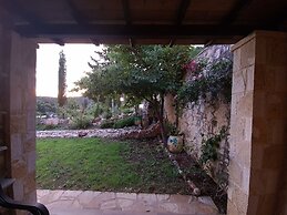 Edem Studios & Apartments