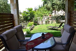 Edem Studios & Apartments