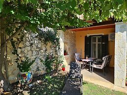 Edem Studios & Apartments