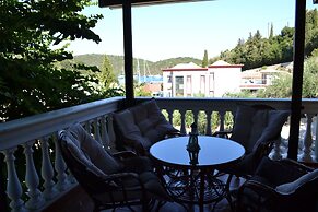 Edem Studios & Apartments