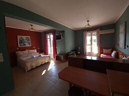 Edem Studios & Apartments