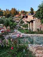 Edem Studios & Apartments