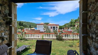 Edem Studios & Apartments