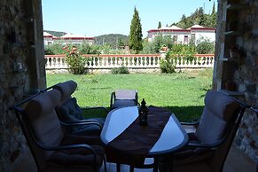 Edem Studios & Apartments