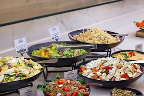 Atlantis Beach Hotel