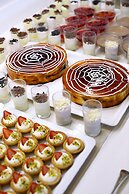 Atlantis Beach Hotel