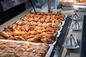 Atlantis Beach Hotel