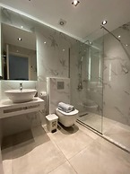 George Deluxe Apartments