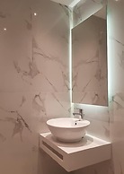 George Deluxe Apartments