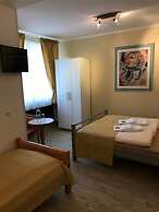 Hotel Alt Montjoie