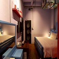Collection O Jasaen Stylish Unique Hotel