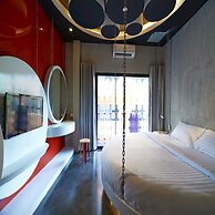 Collection O Jasaen Stylish Unique Hotel