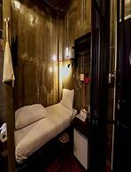 Collection O Jasaen Stylish Unique Hotel