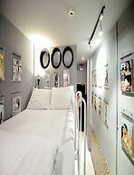 Collection O Jasaen Stylish Unique Hotel