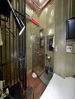 Collection O Jasaen Stylish Unique Hotel