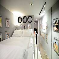 Collection O Jasaen Stylish Unique Hotel