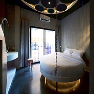 Collection O Jasaen Stylish Unique Hotel