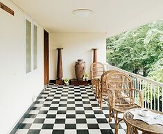 Hanu Reddy Residences Wallace Garden