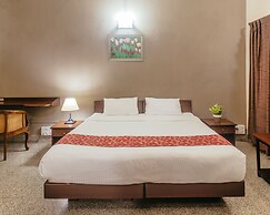 Hanu Reddy Residences Wallace Garden