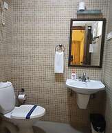 Hanu Reddy Residences Wallace Garden