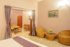 Hanu Reddy Residences Wallace Garden