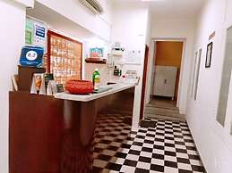 Hanu Reddy Residences Wallace Garden