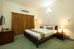 Hanu Reddy Residences Wallace Garden
