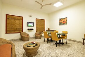 Hanu Reddy Residences Wallace Garden