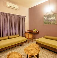 Hanu Reddy Residences Wallace Garden