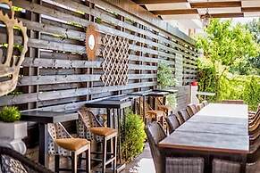 Greek Pride Ηotel and Apartments