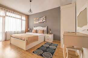 Old Town Deluxe Flats