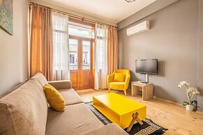 Old Town Deluxe Flats