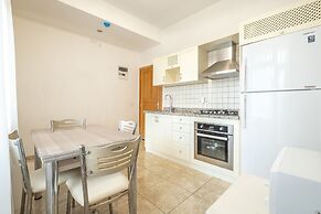 Old Town Deluxe Flats