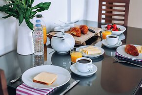 Artemis Cynthia Complex