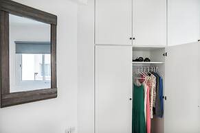 Artemis Cynthia Complex