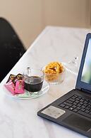 Artemis Cynthia Complex