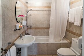 Artemis Cynthia Complex