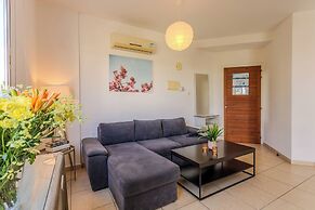 Artemis Cynthia Complex